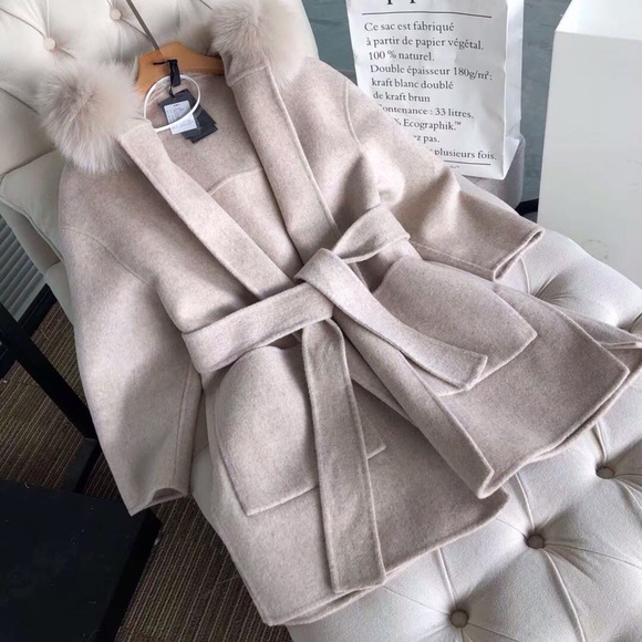 Women wool coat. - Picture 2 of 8